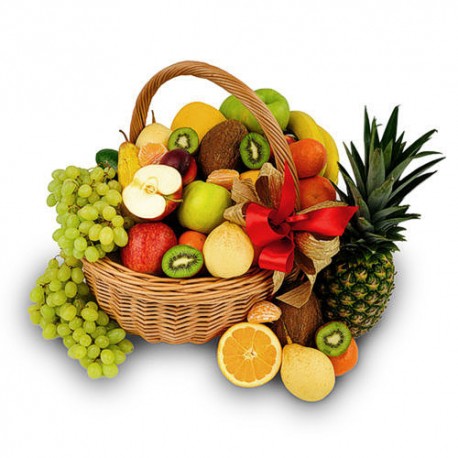 zdjęcie owoców (jabłka, winogrona, kiwi, gruszki, ananas, mandarynki)  w wiklinowym koszu